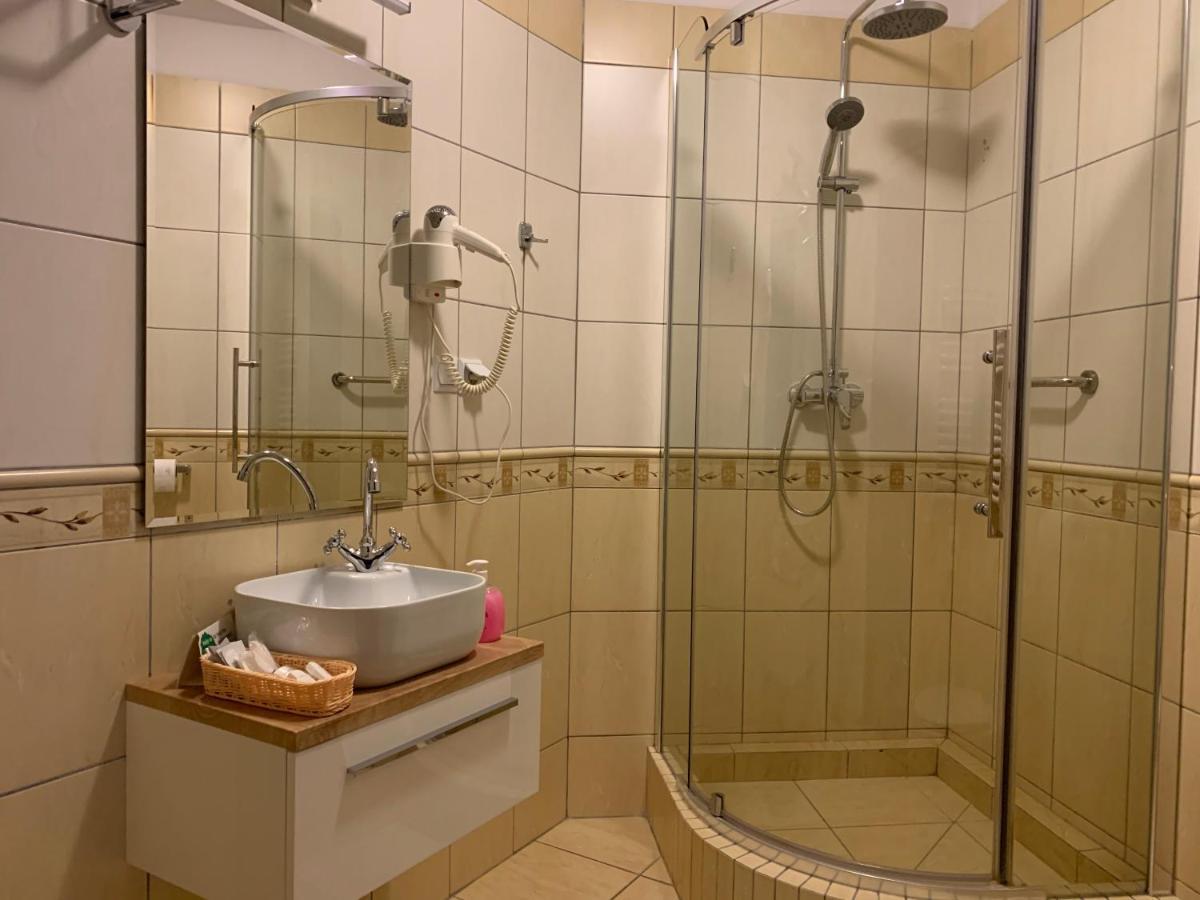 טרנובז'ג Hotel Kameleon מראה חיצוני תמונה