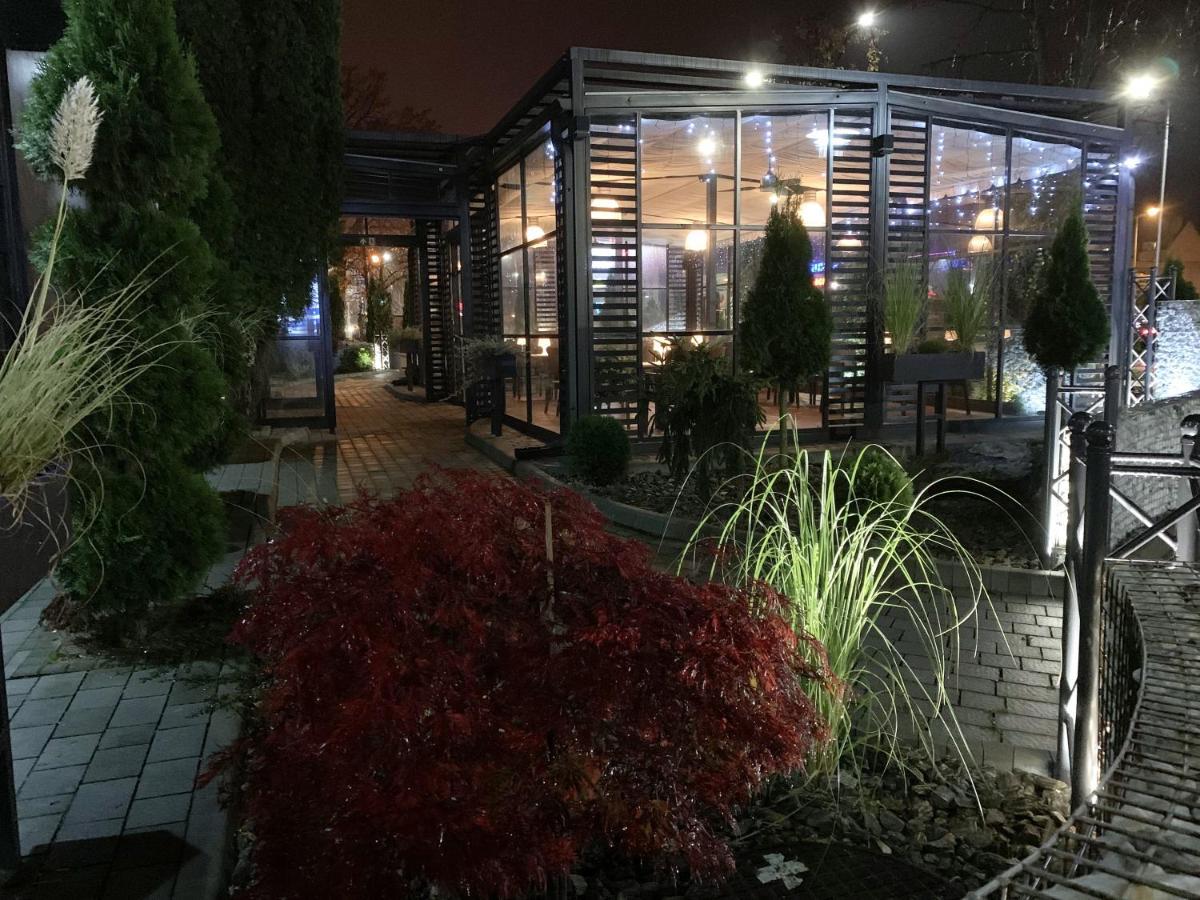 טרנובז'ג Hotel Kameleon מראה חיצוני תמונה