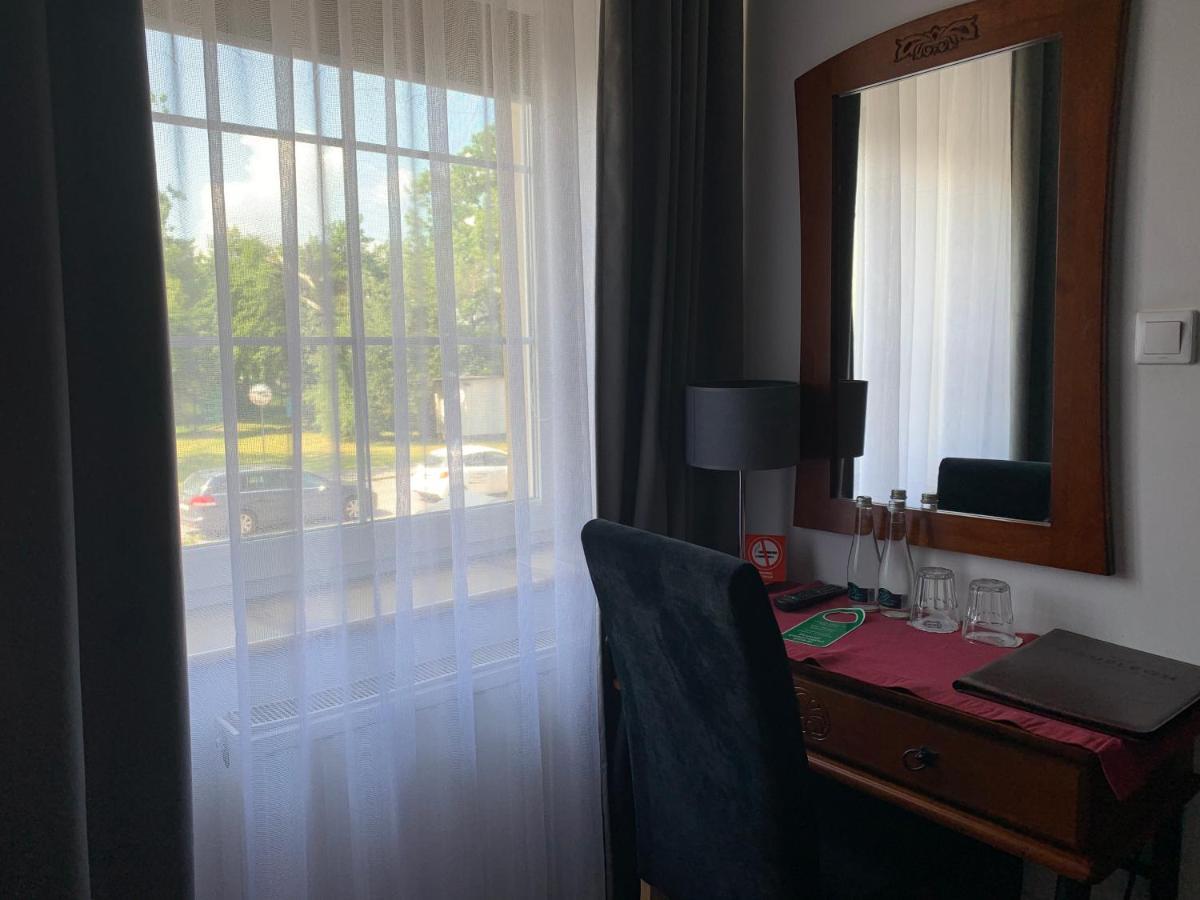 טרנובז'ג Hotel Kameleon מראה חיצוני תמונה