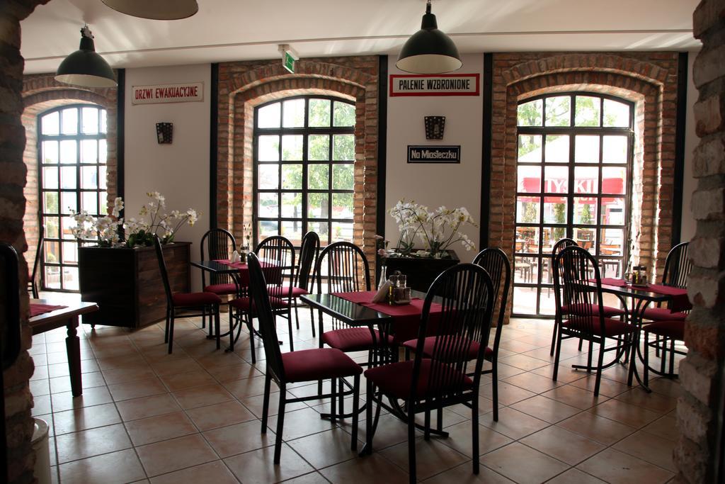 טרנובז'ג Hotel Kameleon מראה חיצוני תמונה